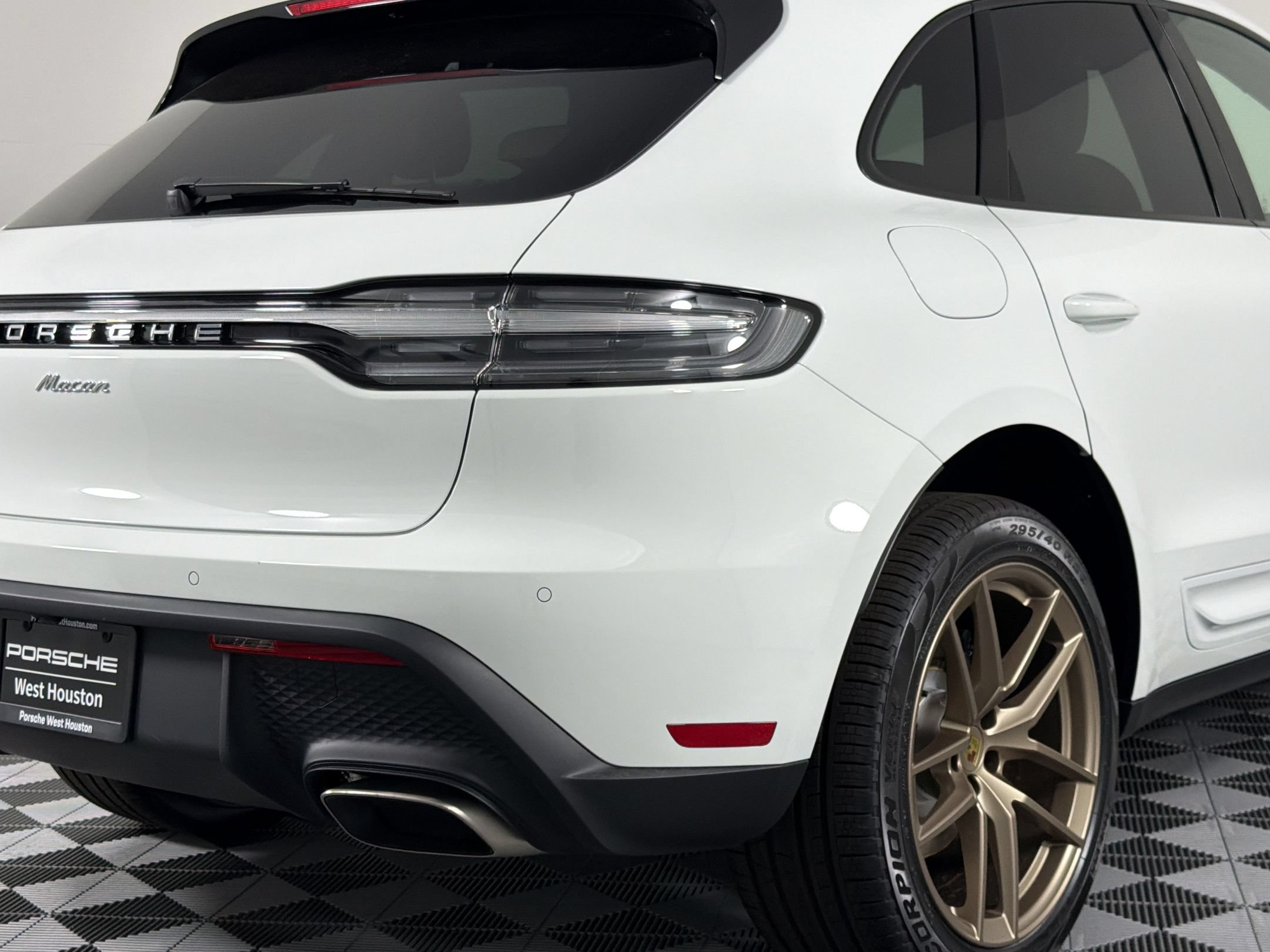 New 2026 Porsche Macan AWD/4WD image 12