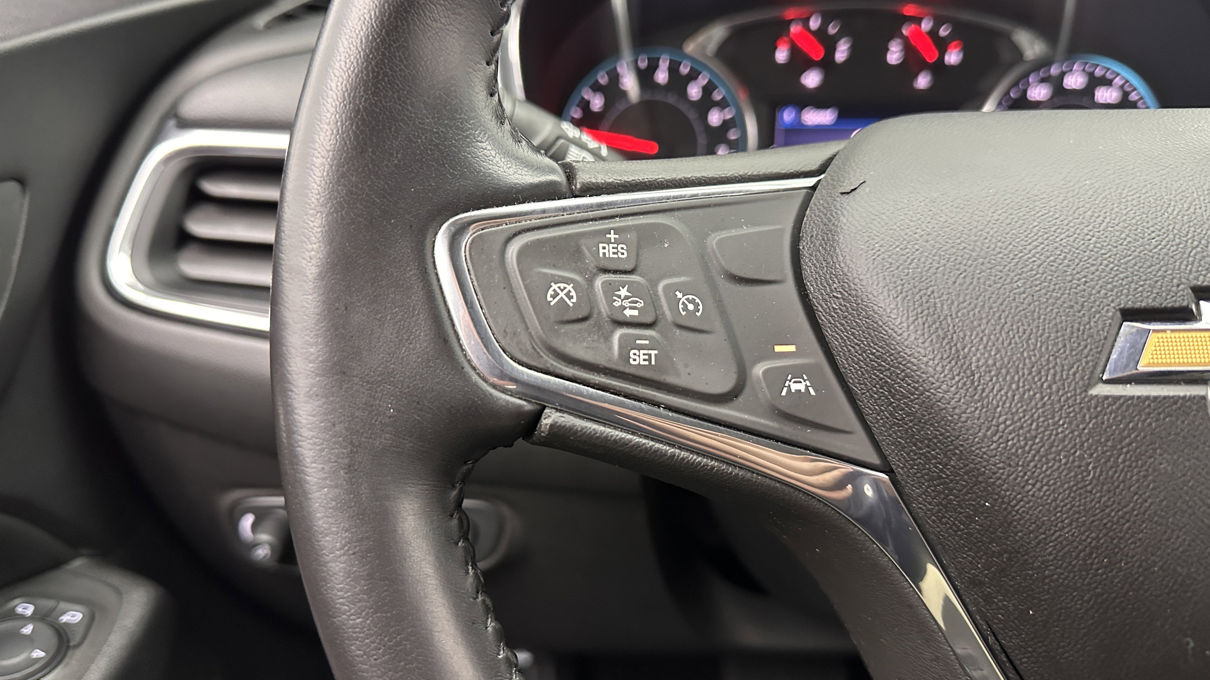 Used 2020 Chevrolet Equinox LT image 22