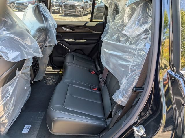 New 2026 Jeep Grand Cherokee Limited AWD/4WD image 13