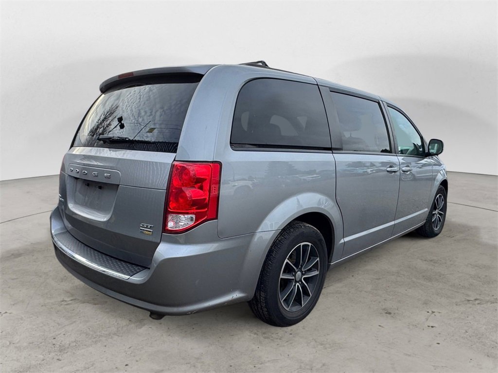 Used 2018 Dodge Grand Caravan GT image 2