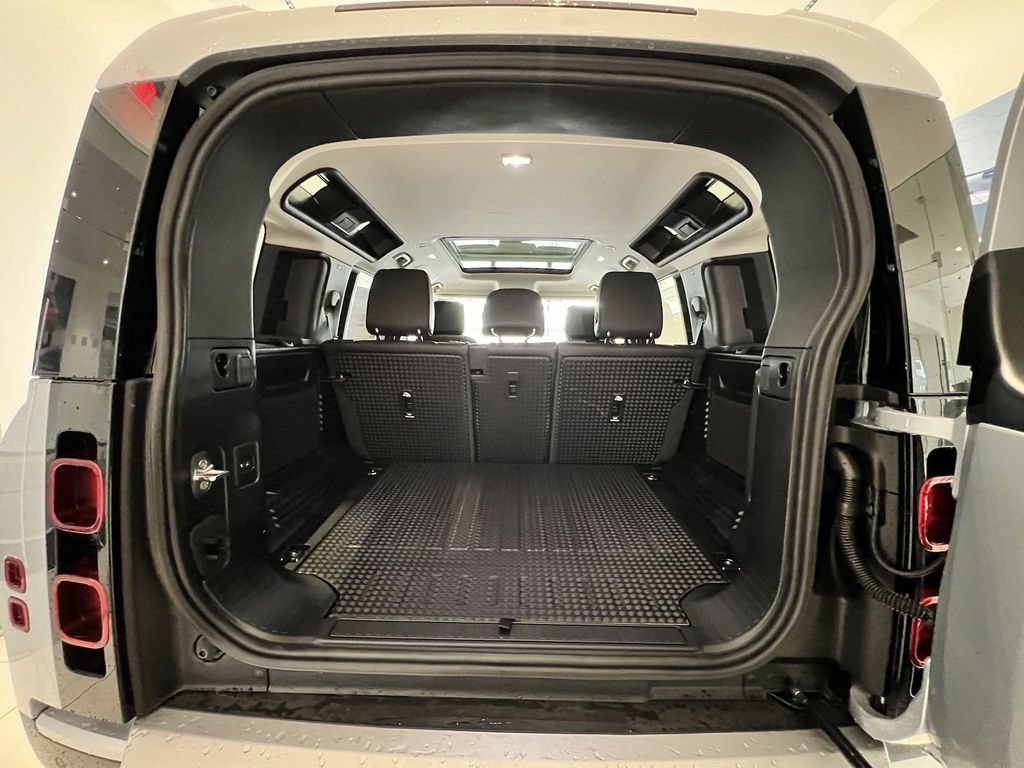 New 2024 Land Rover Defender 110 S AWD/4WD image 31