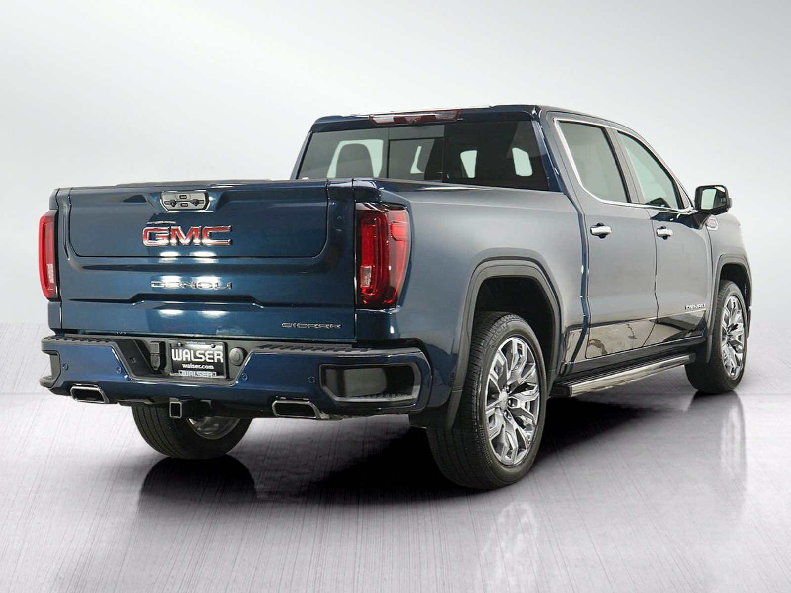 Used 2022 GMC Sierra 1500 Denali w/ Denali Reserve Package AWD/4WD image 5