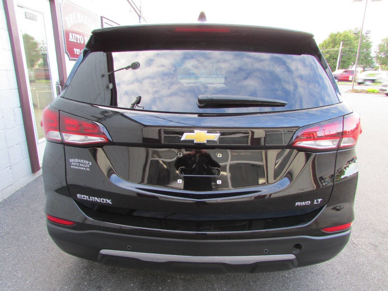 Used 2024 Chevrolet Equinox LT image 3