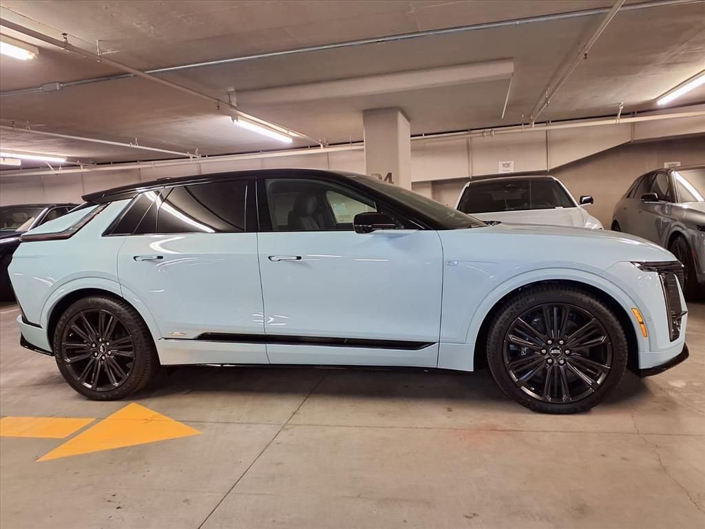 New 2026 Cadillac Lyriq V image 4