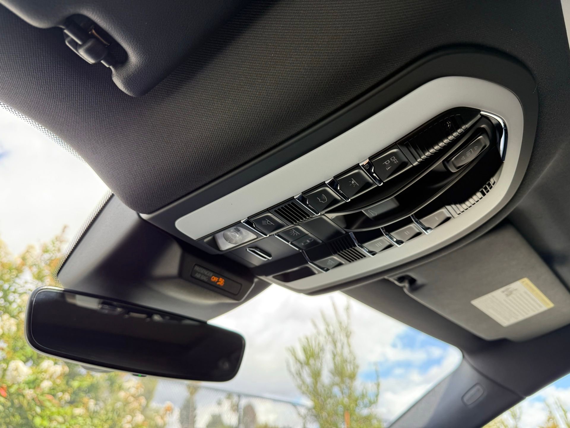 Used 2025 Porsche Macan image 17