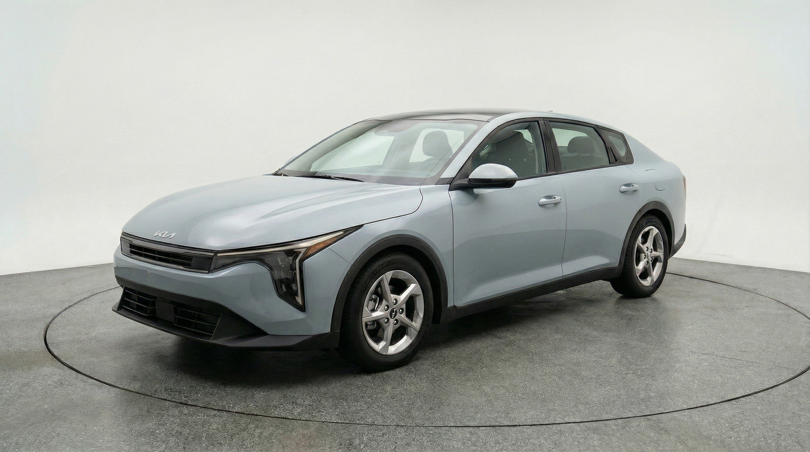 Used 2025 Kia K4 LXS image 3