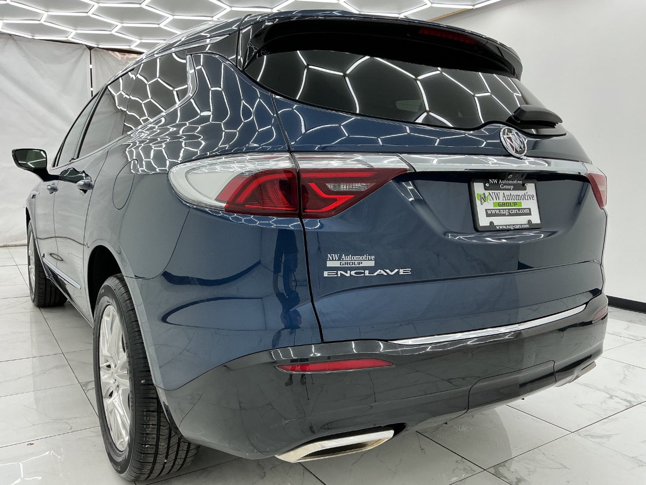 Used 2022 Buick Enclave Premium w/ Experience Buick Package FWD image 9