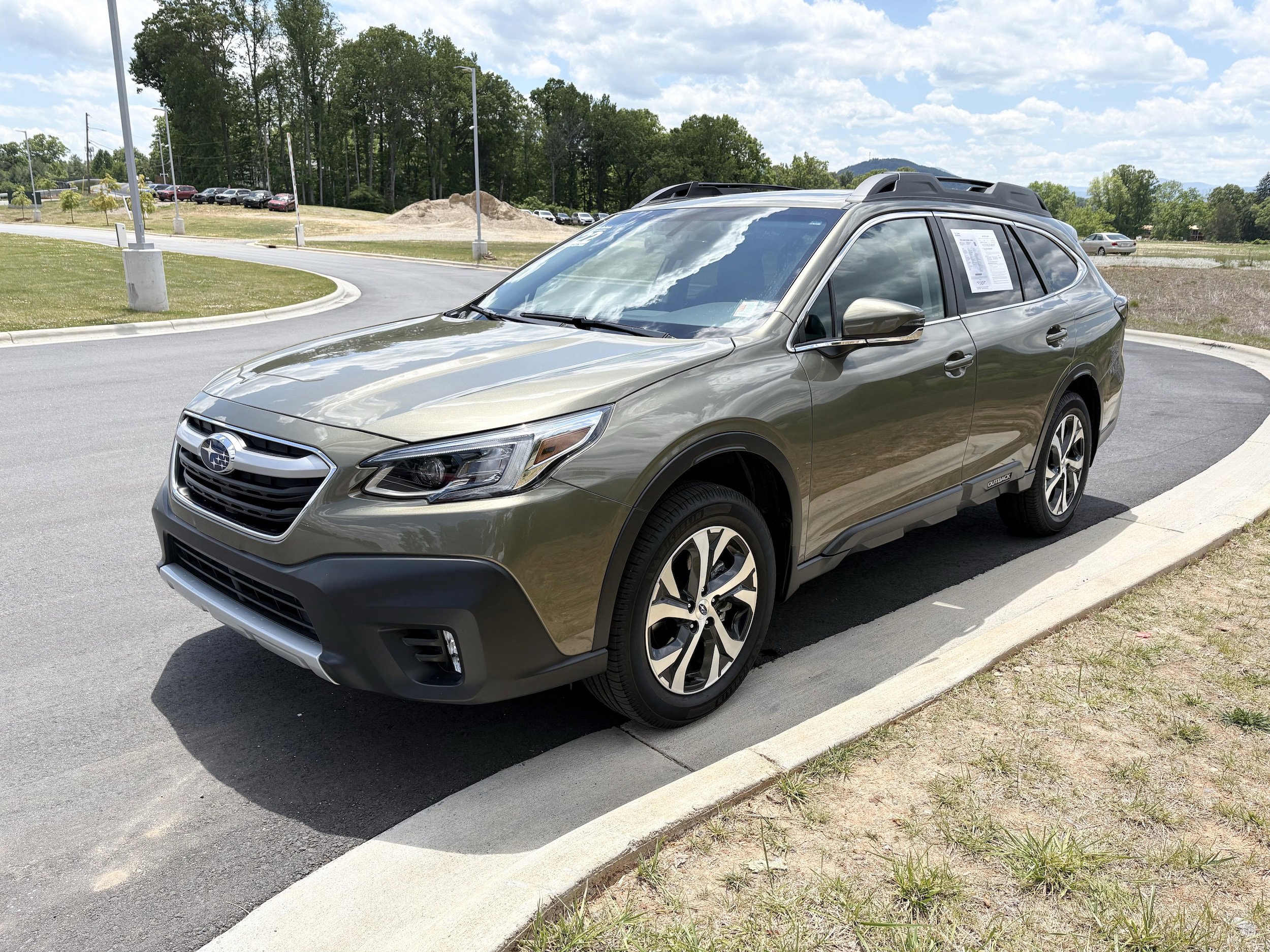 Certified 2022 Subaru Outback Limited w/ Popular Package #2 AWD/4WD image 3