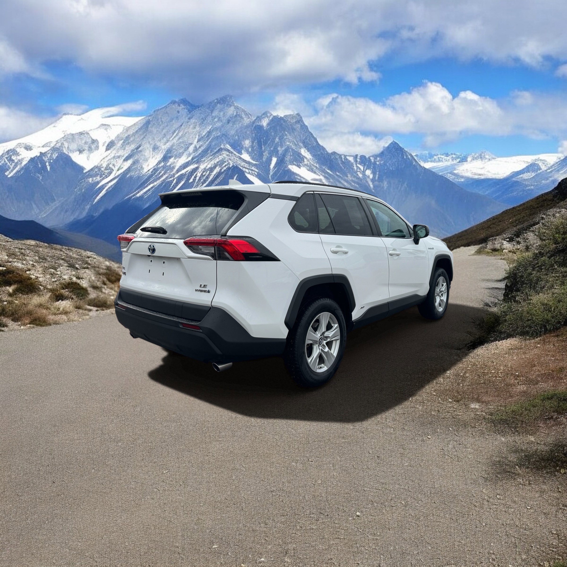 Used 2021 Toyota RAV4 LE AWD/4WD image 5