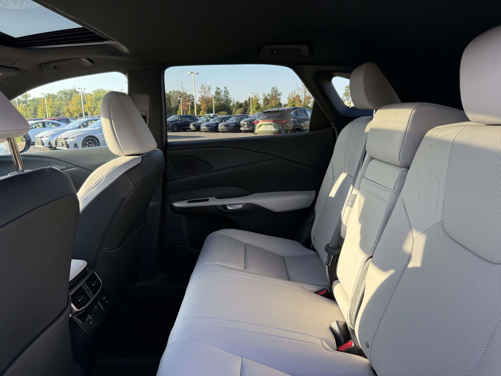 Used 2026 Lexus RX 350 Premium w/ Accessory Package (Z1) AWD/4WD image 17