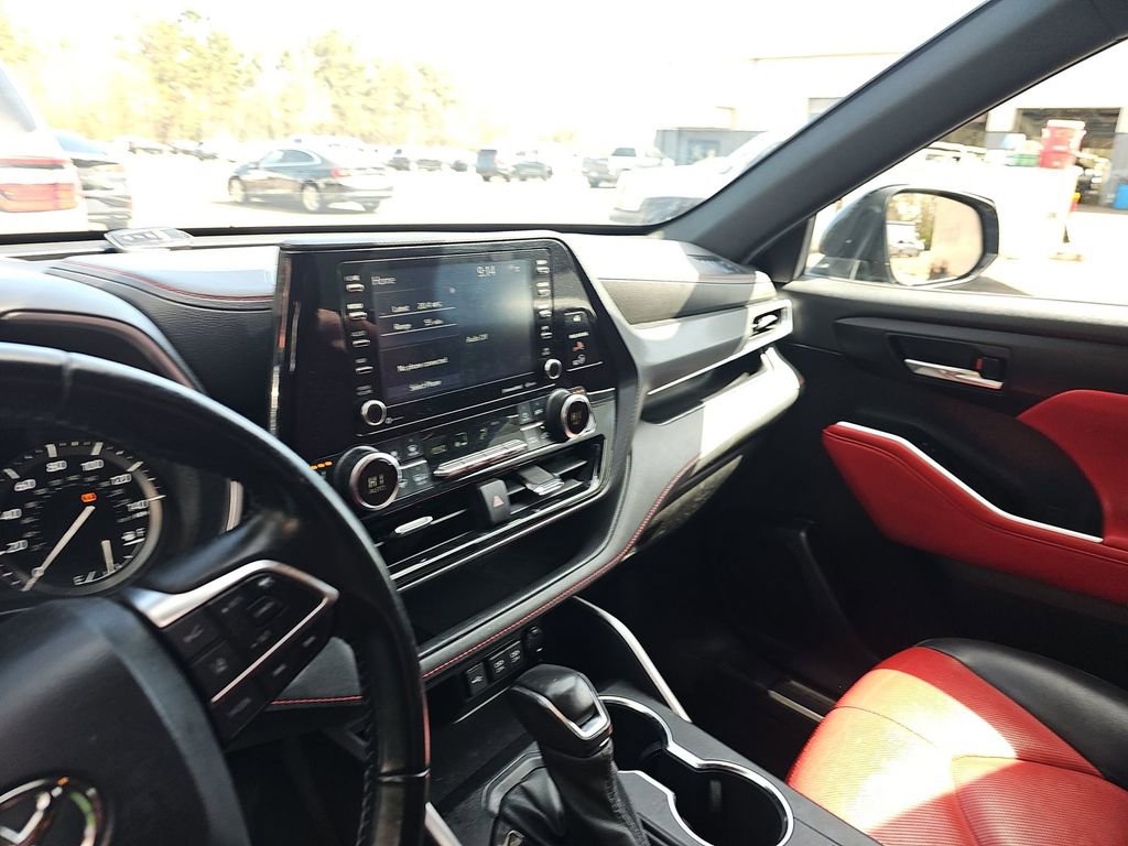 Used 2021 Toyota Highlander XSE image 10