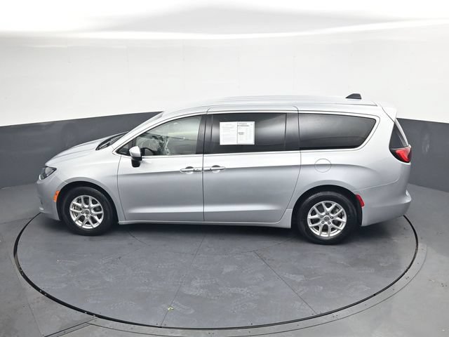 Used 2023 Chrysler Voyager LX FWD image 29