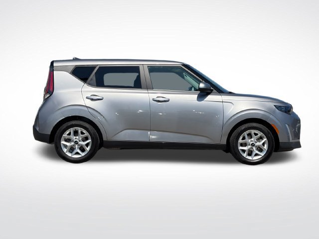 Certified 2023 Kia Soul LX w/ LX Technology Package FWD image 13