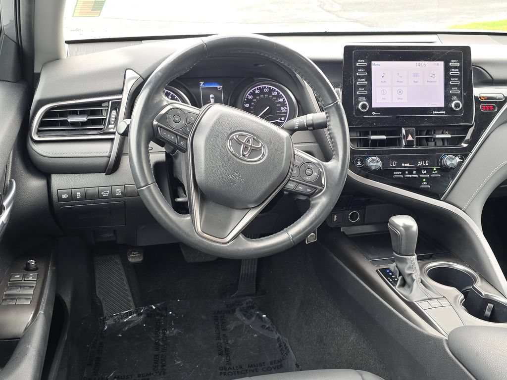 Used 2024 Toyota Camry SE FWD image 11