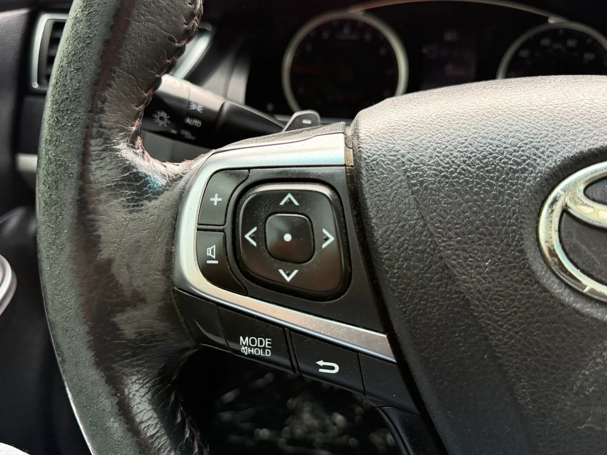 Used 2017 Toyota Camry XSE FWD image 26