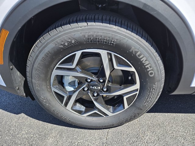 Used 2025 Kia Sportage LX FWD image 44