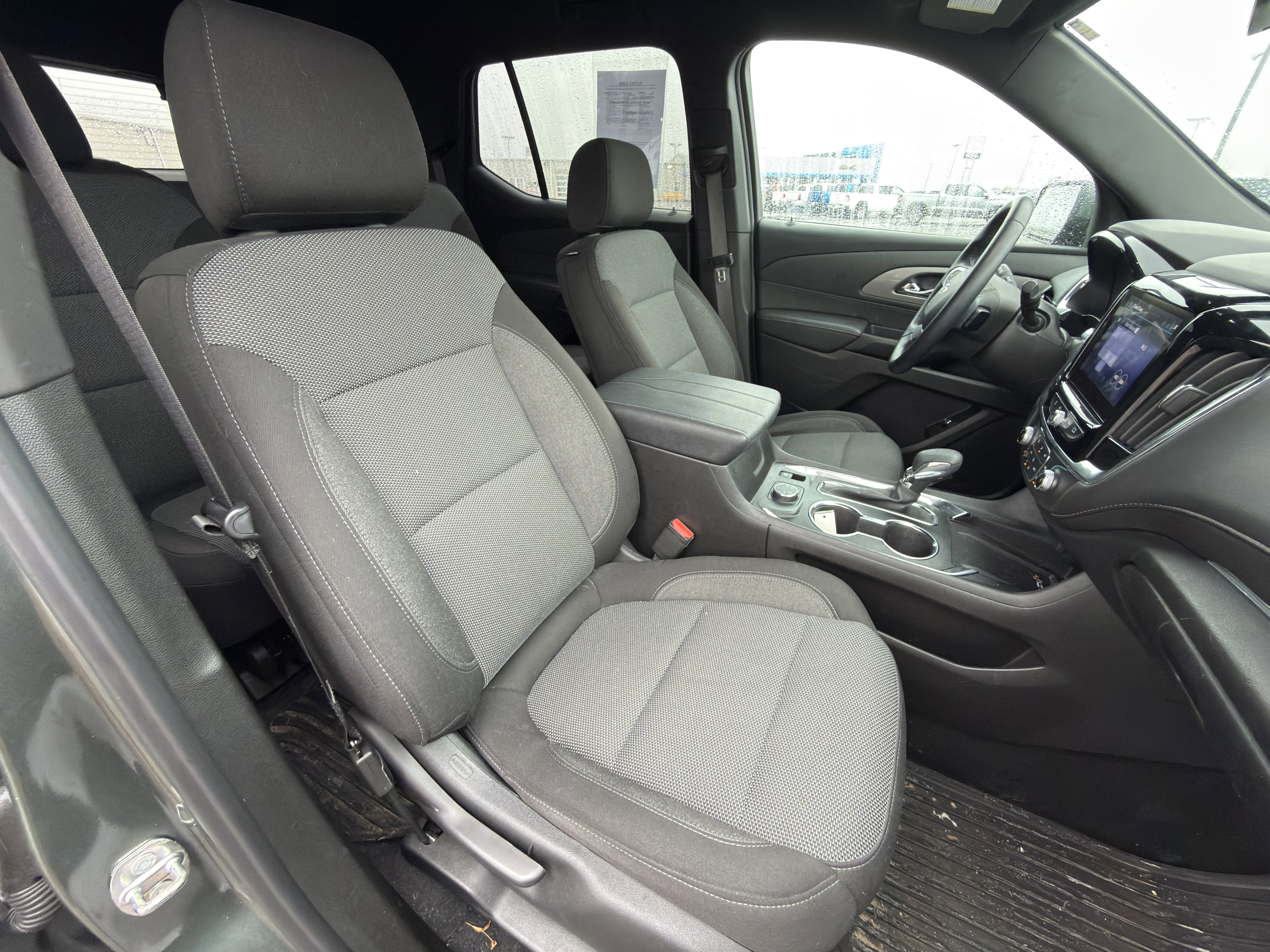 Used 2023 Chevrolet Traverse LT w/ Midnight/Sport Edition image 11