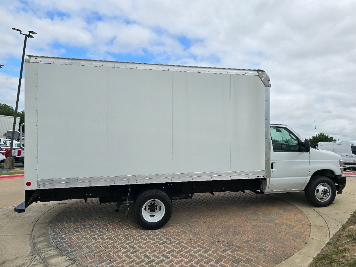 New 2026 Ford E-450 and Econoline 450 Super Duty w/ Power Equipment Group RWD image 4