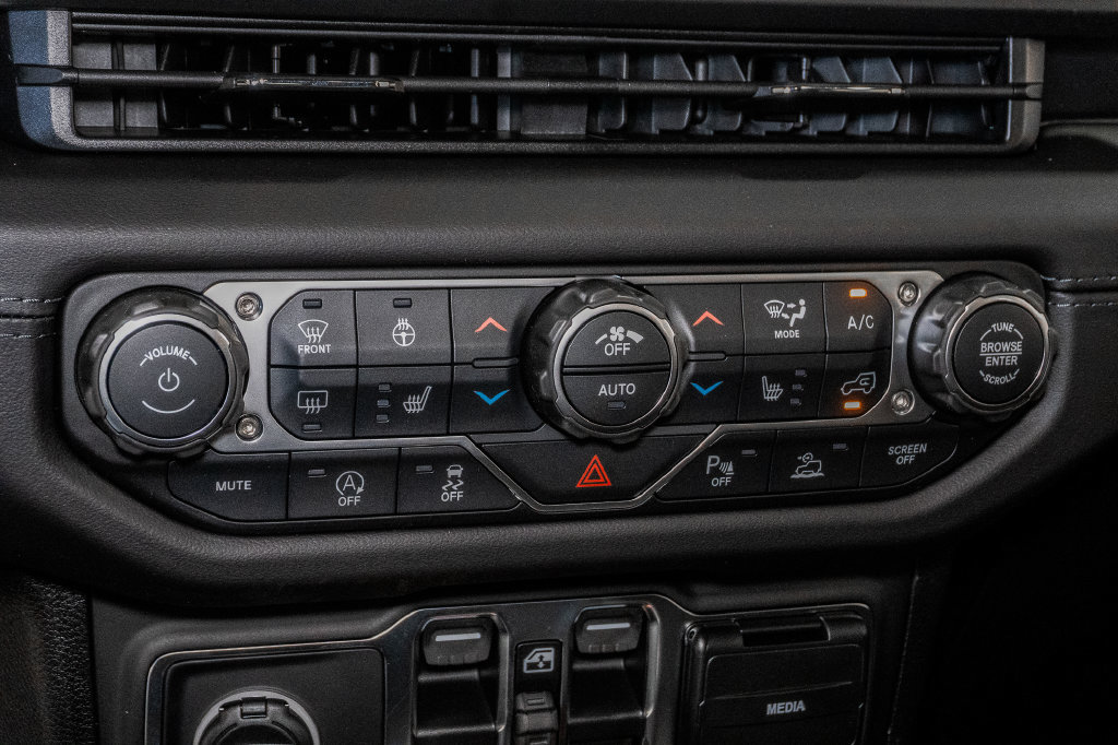 New 2027 Jeep Wrangler Unlimited Sahara AWD/4WD image 19