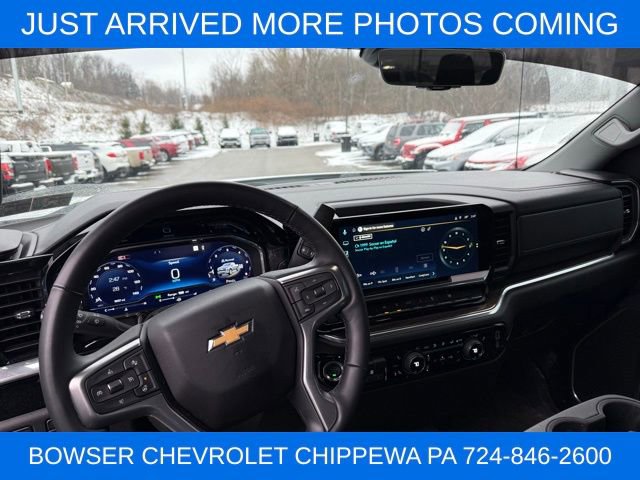 Used 2025 Chevrolet Silverado 1500 LT image 2