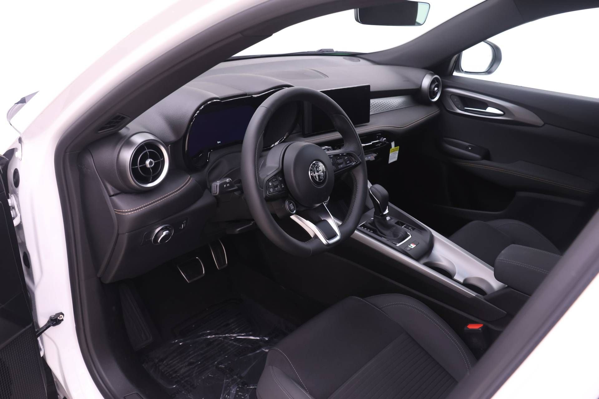 New 2026 Alfa Romeo Tonale w/ Active Assist Package AWD/4WD image 6