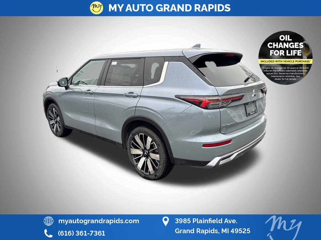 Used 2026 Mitsubishi Outlander SE AWD/4WD image 5