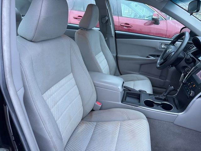 Used 2017 Toyota Camry LE image 33