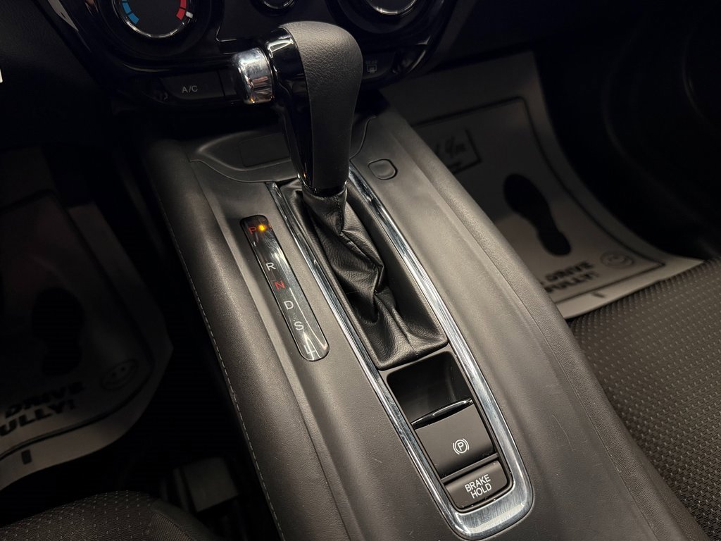 Used 2021 Honda HR-V LX image 14