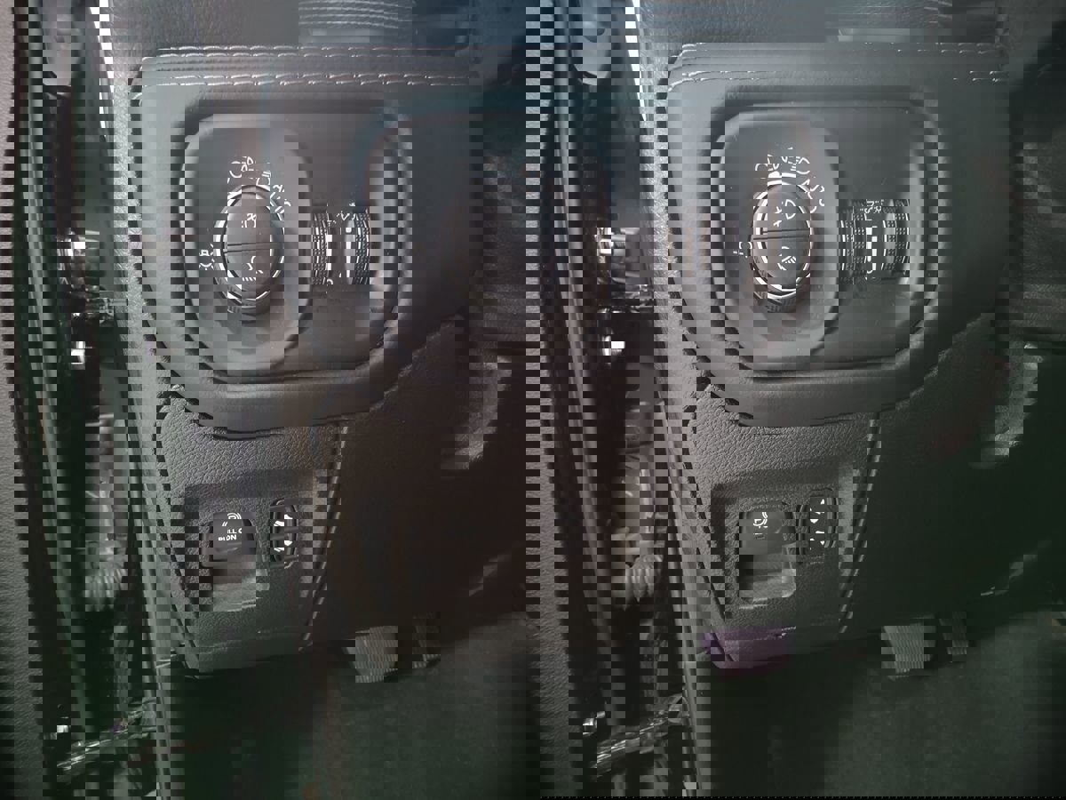 Used 2019 RAM 1500 Limited image 30