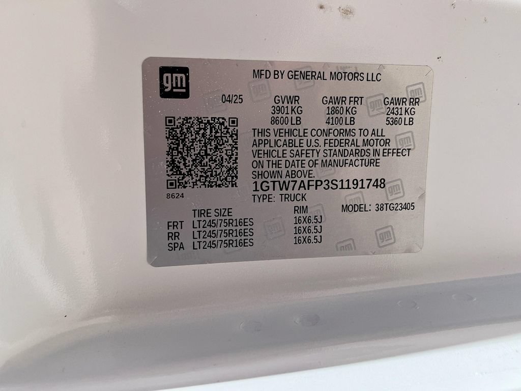 Used 2025 GMC Savana 2500 w/ Driver Convenience Package RWD image 28