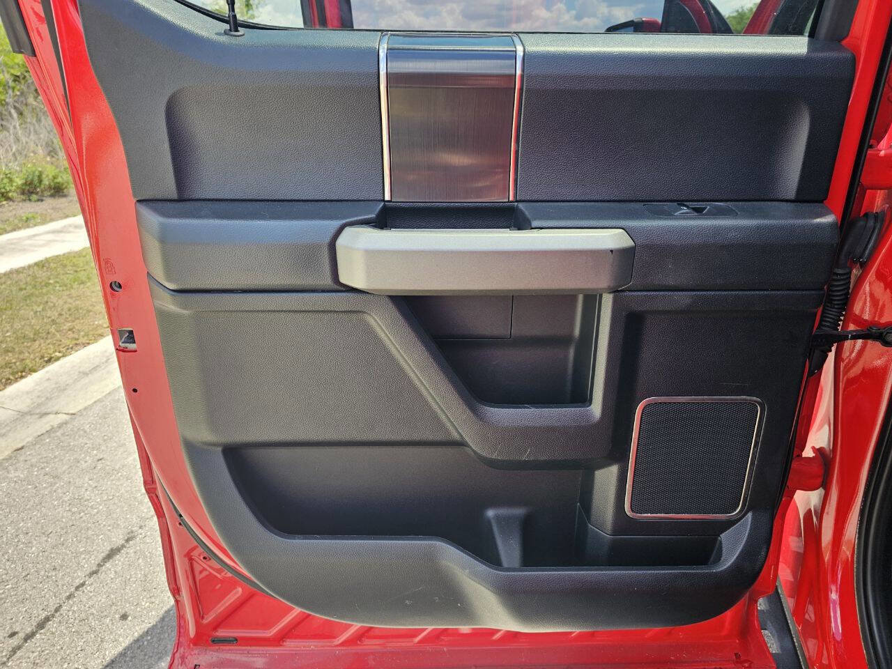 Used 2019 Ford F150 Raptor w/ Equipment Group 802A Luxury AWD/4WD image 39