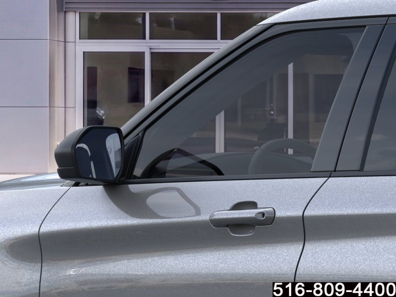 Used 2025 Ford Explorer Active AWD/4WD image 21