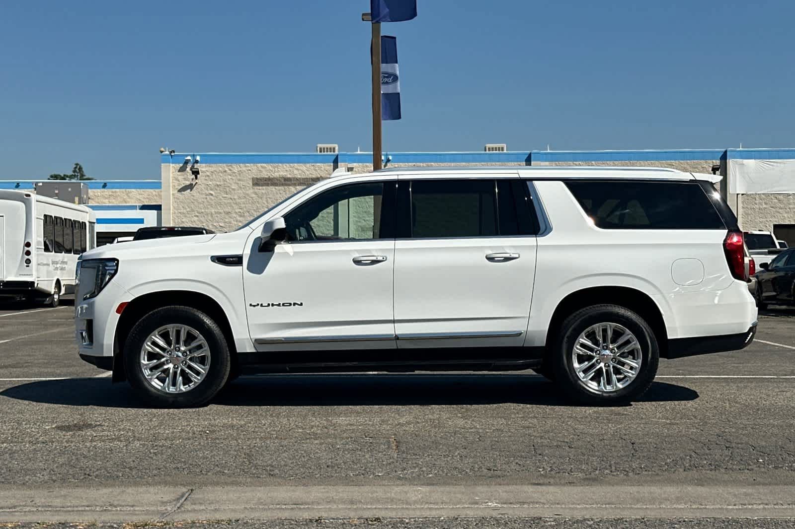 Used 2024 GMC Yukon XL SLT image 6