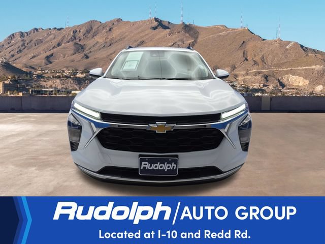 Used 2025 Chevrolet Trax LT FWD image 8