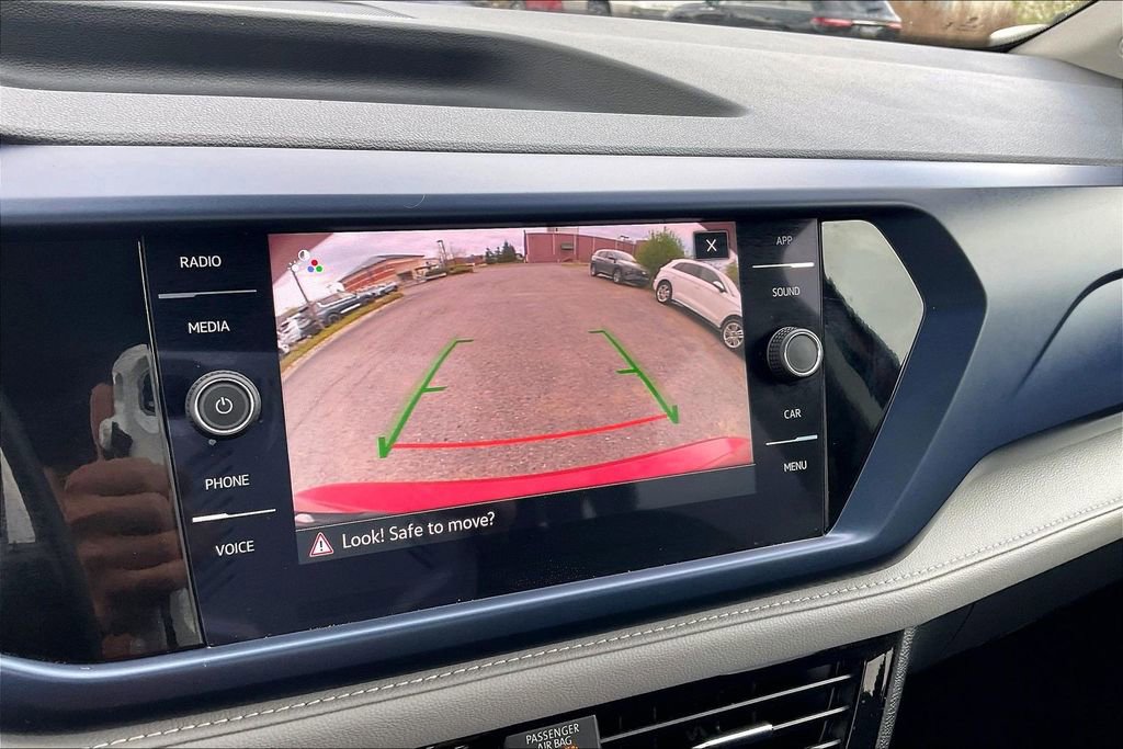 Used 2024 Volkswagen Taos SE w/ Black Wheel Plus Package image 20