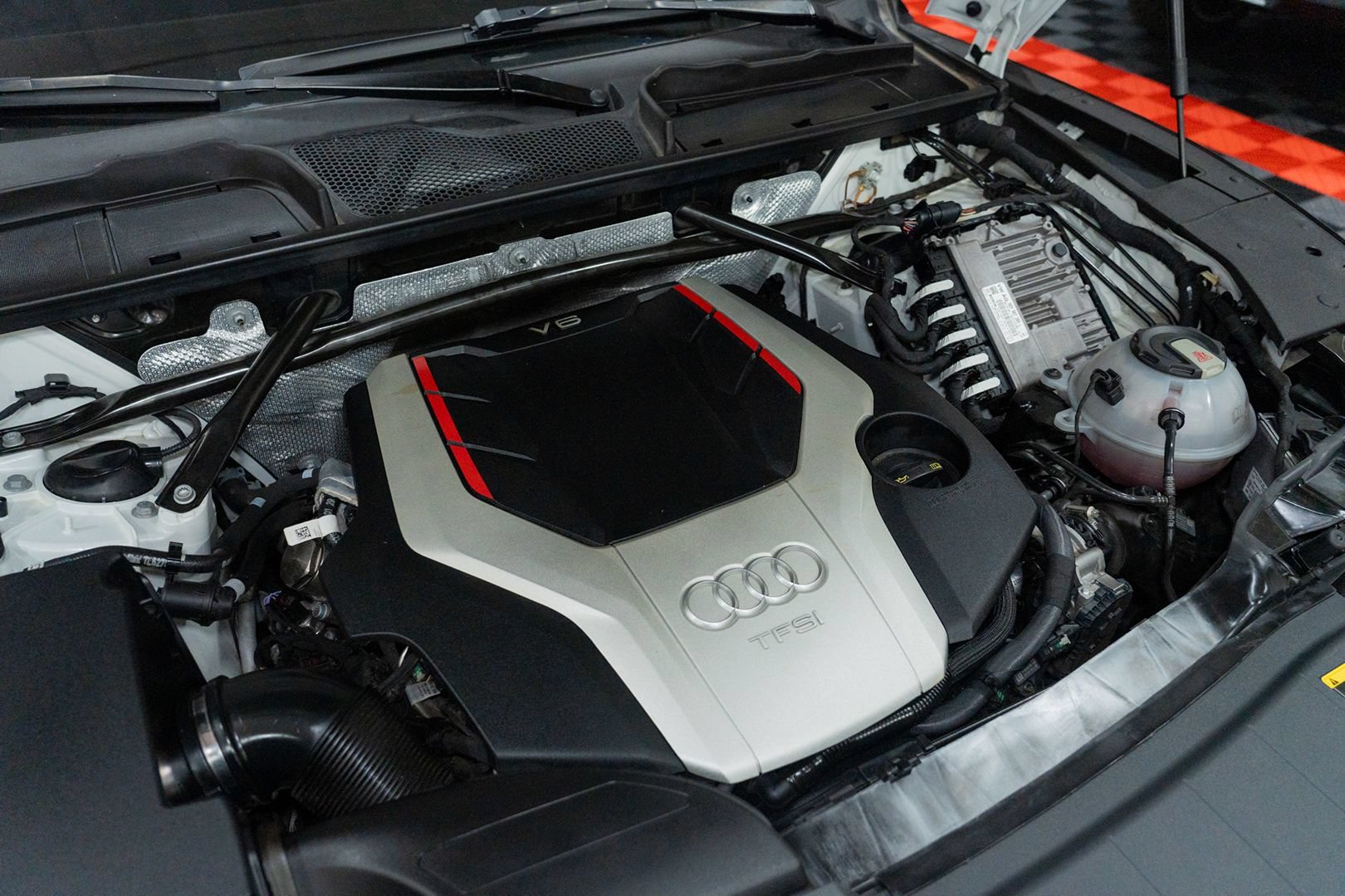 Used 2020 Audi SQ5 Premium Plus w/ Premium Plus Package AWD/4WD image 58
