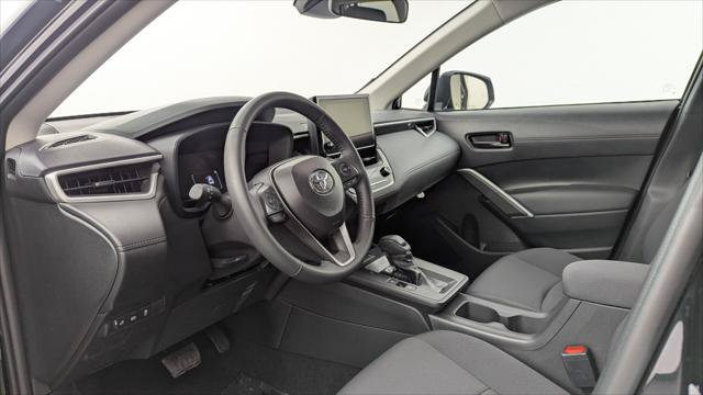 Used 2026 Toyota Corolla Cross LE FWD image 14