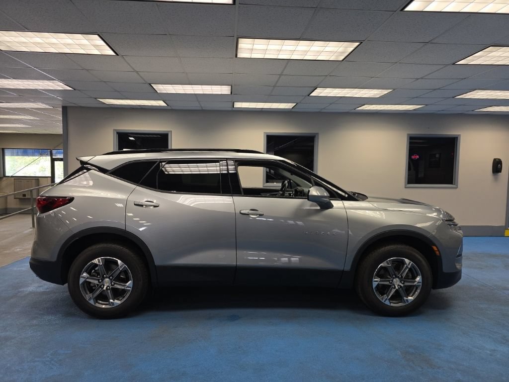 Certified 2024 Chevrolet Blazer LT w/ Convenience Package FWD image 2