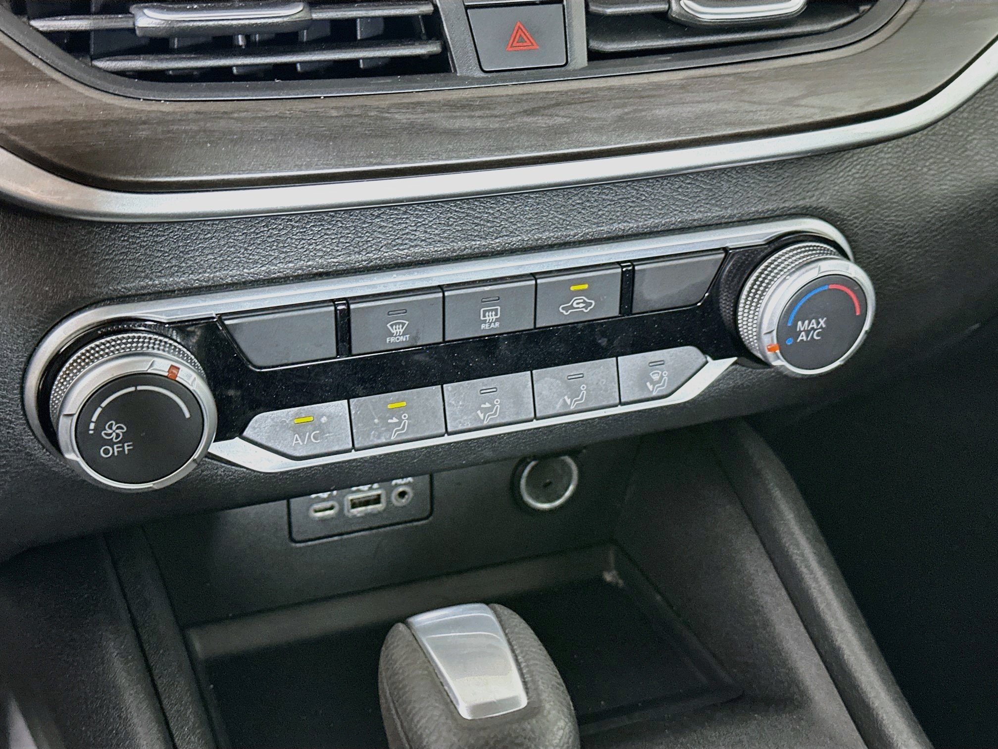 Used 2025 Nissan Altima 2.5 SV FWD image 23