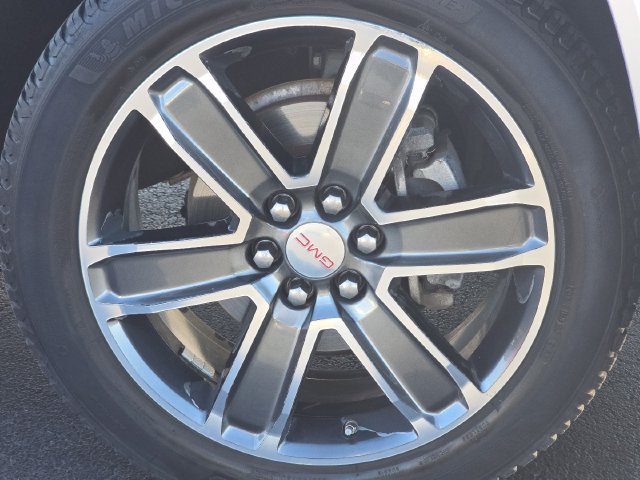 Used 2018 GMC Acadia Denali w/ Technology Package FWD image 9