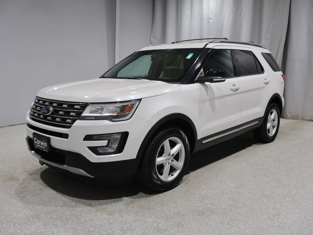 Used 2016 Ford Explorer XLT w/ Equipment Group 202A AWD/4WD image 6