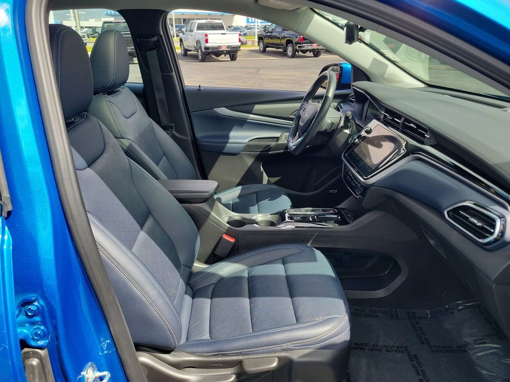 Used 2022 Chevrolet Bolt EUV Premier w/ Sun & Sound Package FWD image 29