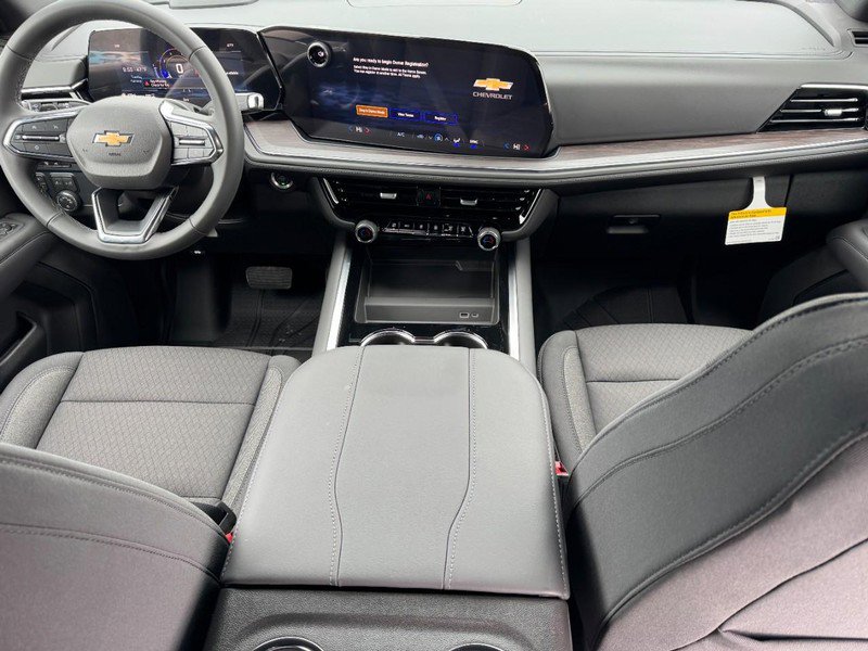 New 2026 Chevrolet Suburban LS image 7