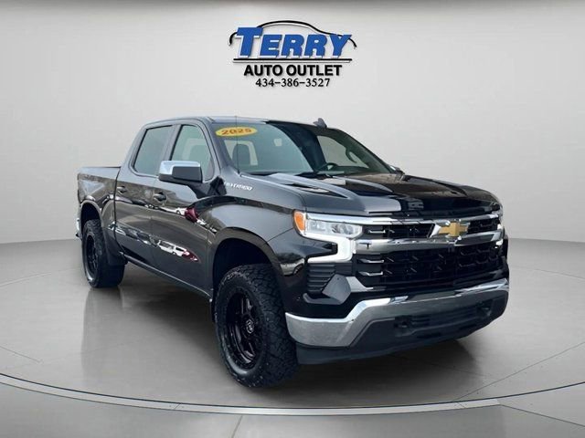 Used 2025 Chevrolet Silverado 1500 LT image 2