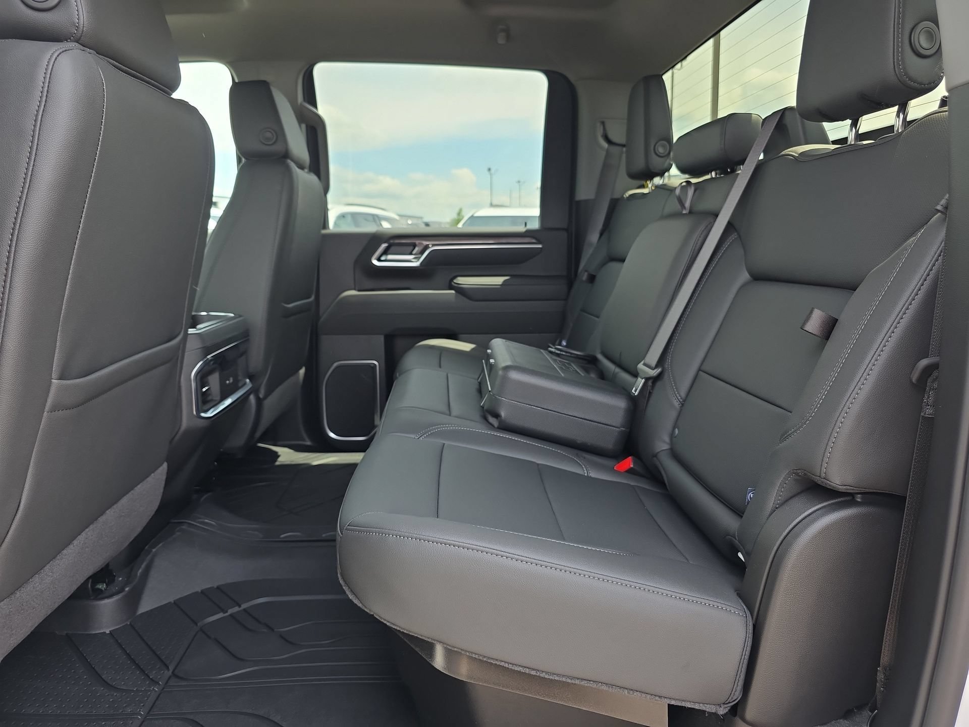 New 2026 Chevrolet Silverado 3500 LTZ w/ LTZ Convenience Package AWD/4WD image 12