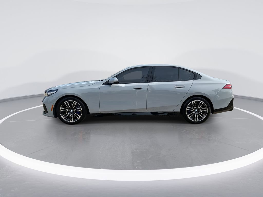 Used 2024 BMW 540i xDrive w/ Premium Package image 5