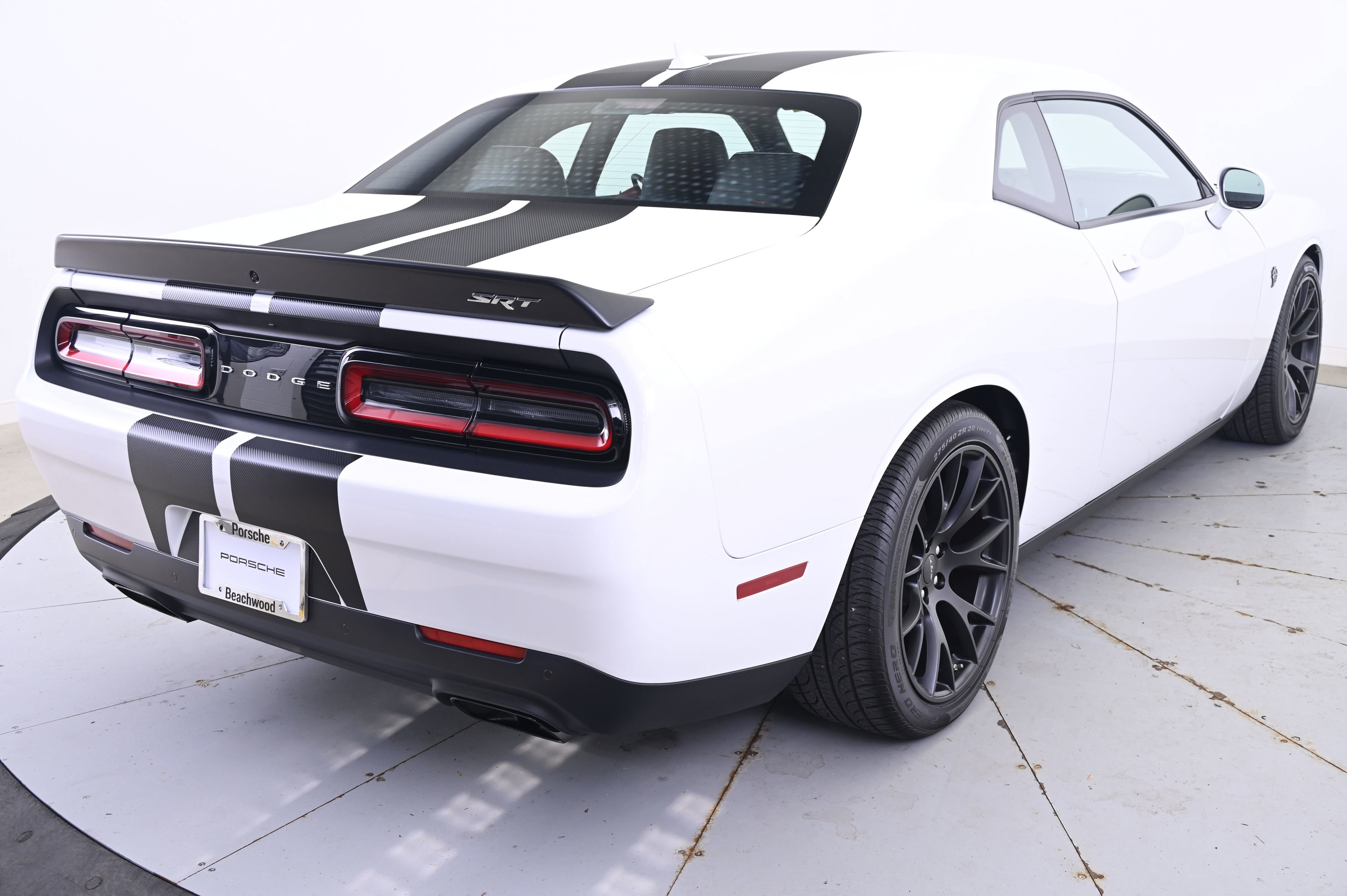 Used 2015 Dodge Challenger SRT Hellcat image 7