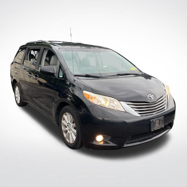 Used 2014 Toyota Sienna XLE w/ Entertainment Package