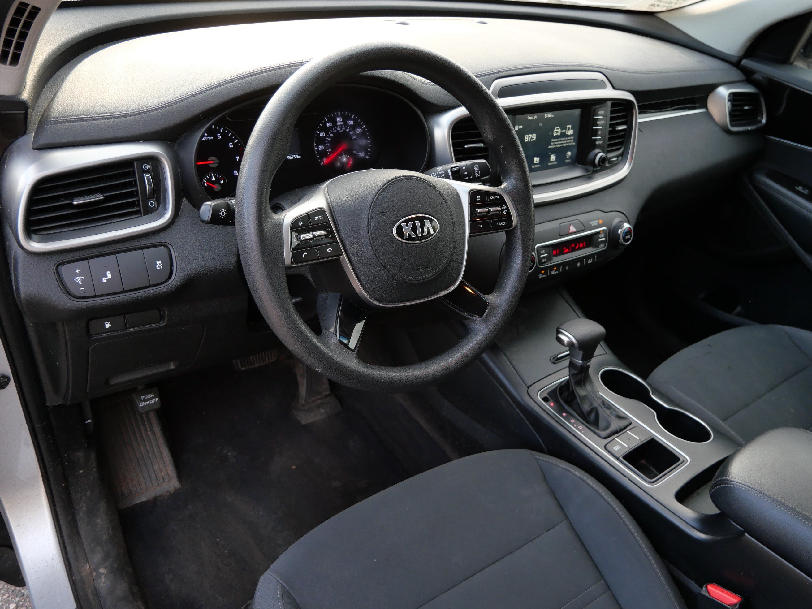 Used 2019 Kia Sorento FWD V6 image 19