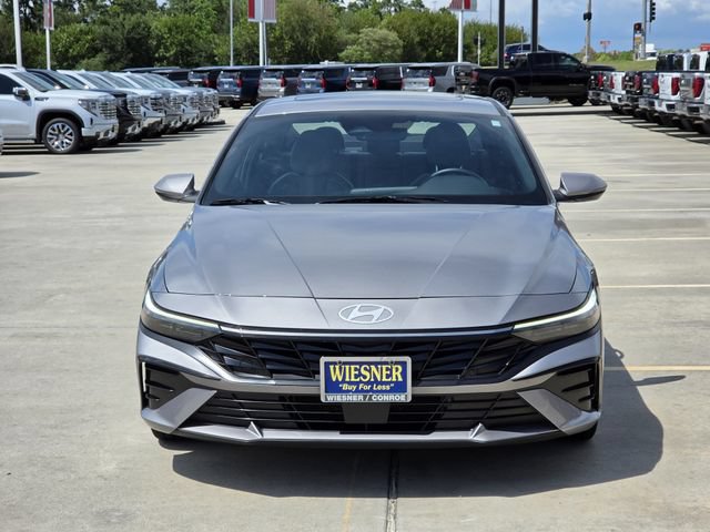 Used 2025 Hyundai Elantra Limited FWD image 30
